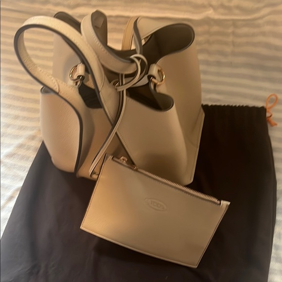 Tod's Timeless T mini tote - Picture 3 of 14